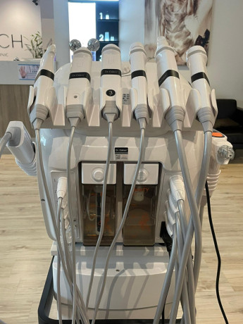 dr-oakes-hydrafacial-machine-8-in-1-hydro-dermabrasion-big-2